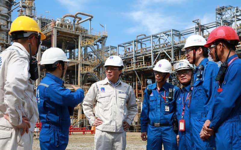 10 Tiêu Chí So Sánh Kỹ Sư An Toàn Lao Động Nhà Máy Và Công Trình Xây Dựng