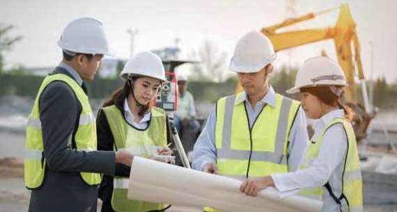 Phụ Nữ Có Nên Học Xây Dựng Không - Những Ngành Nào Phù Hợp ?